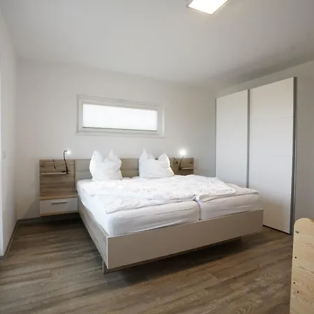 Meermaid Mit Schwimmbad * Hohen Wieschendorf