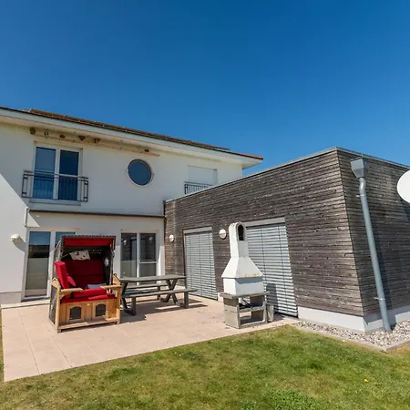 Meermaid Mit Schwimmbad * Hohen Wieschendorf